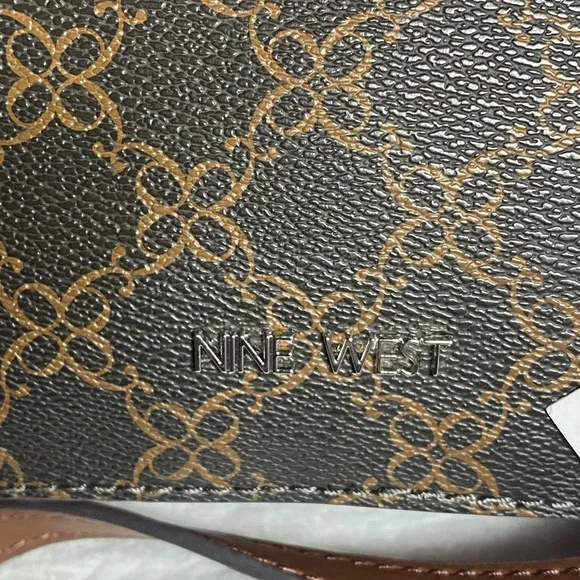 NWT Nine West Calandra Crossbody - Picture 3 of 5